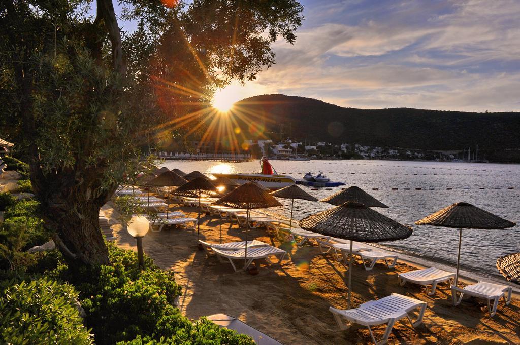 Izer Hotel Beach Club Torba Exterior photo