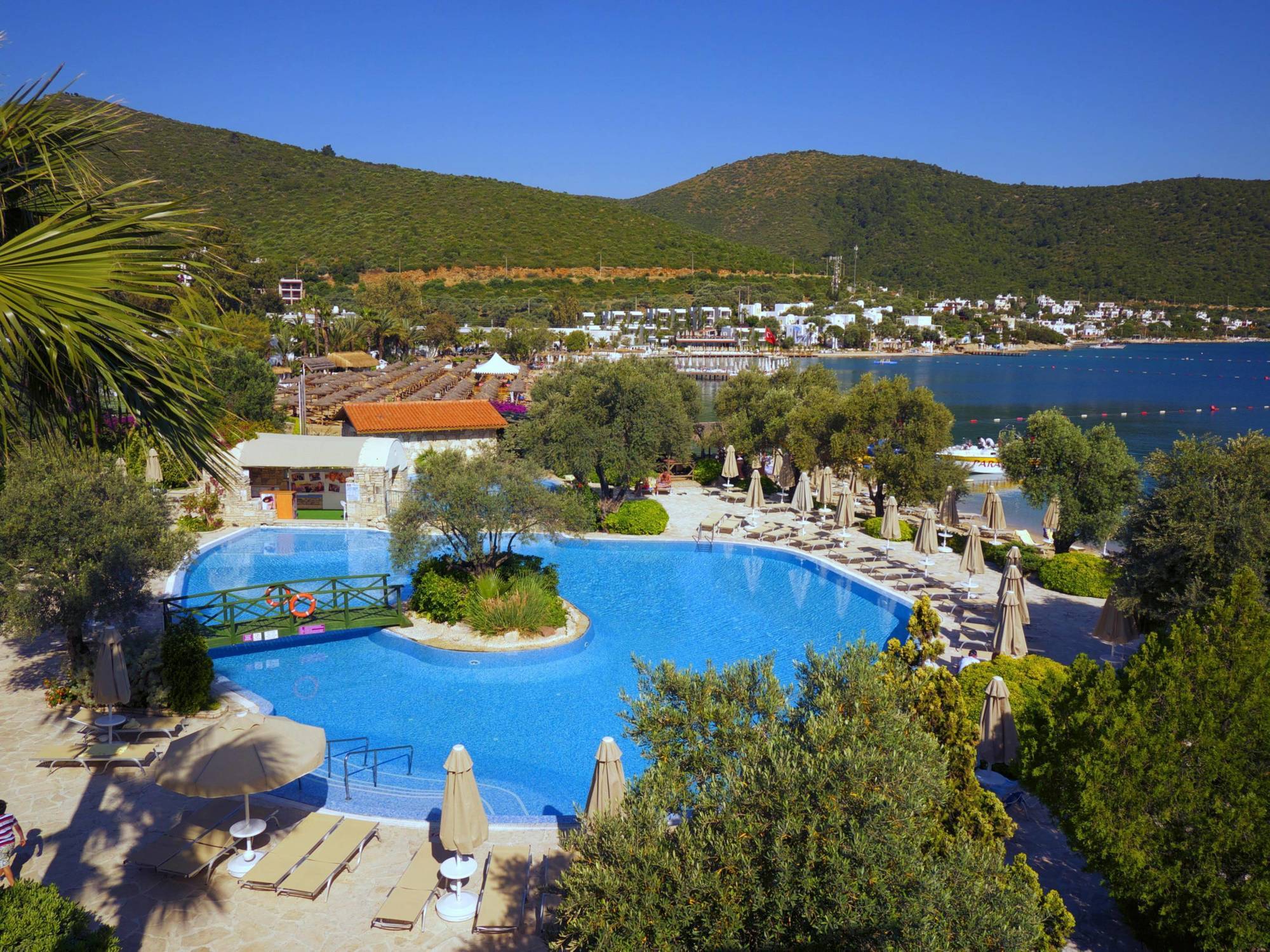 Izer Hotel Beach Club Torba Exterior photo